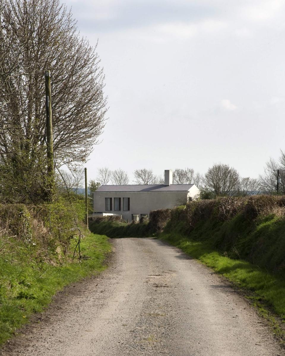 Steve Larkin Architects - Baile-Eamoinn-2.-House-from-laneway  (photo© alice clancy)